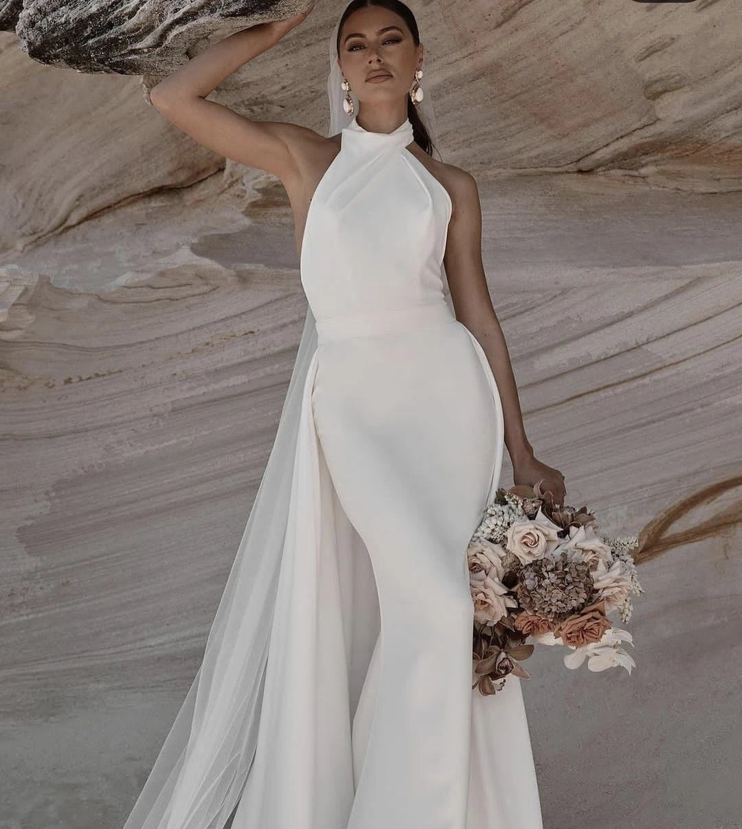 Abito da sposa in spiaggia Halter con velestra