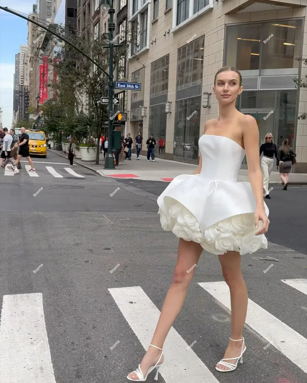 Białe krótkie sukienki na bal maturalne suknie balowe bez ramiączki sukienki koktajl
