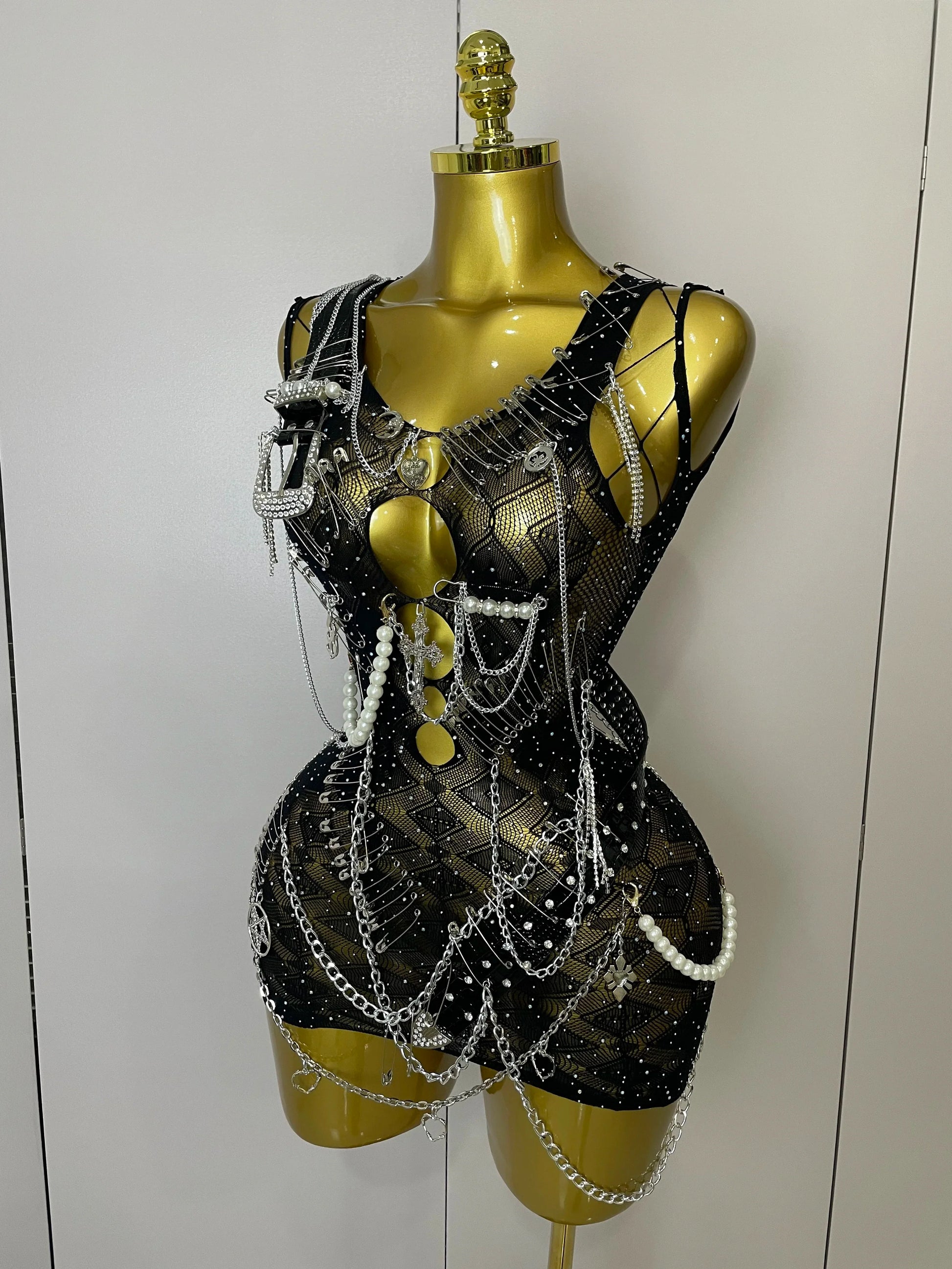 Sexy Fashion Pin Decoration Fringe Beading Short Party Dress Women Hollow Out Nightclub Performance Singer Costume