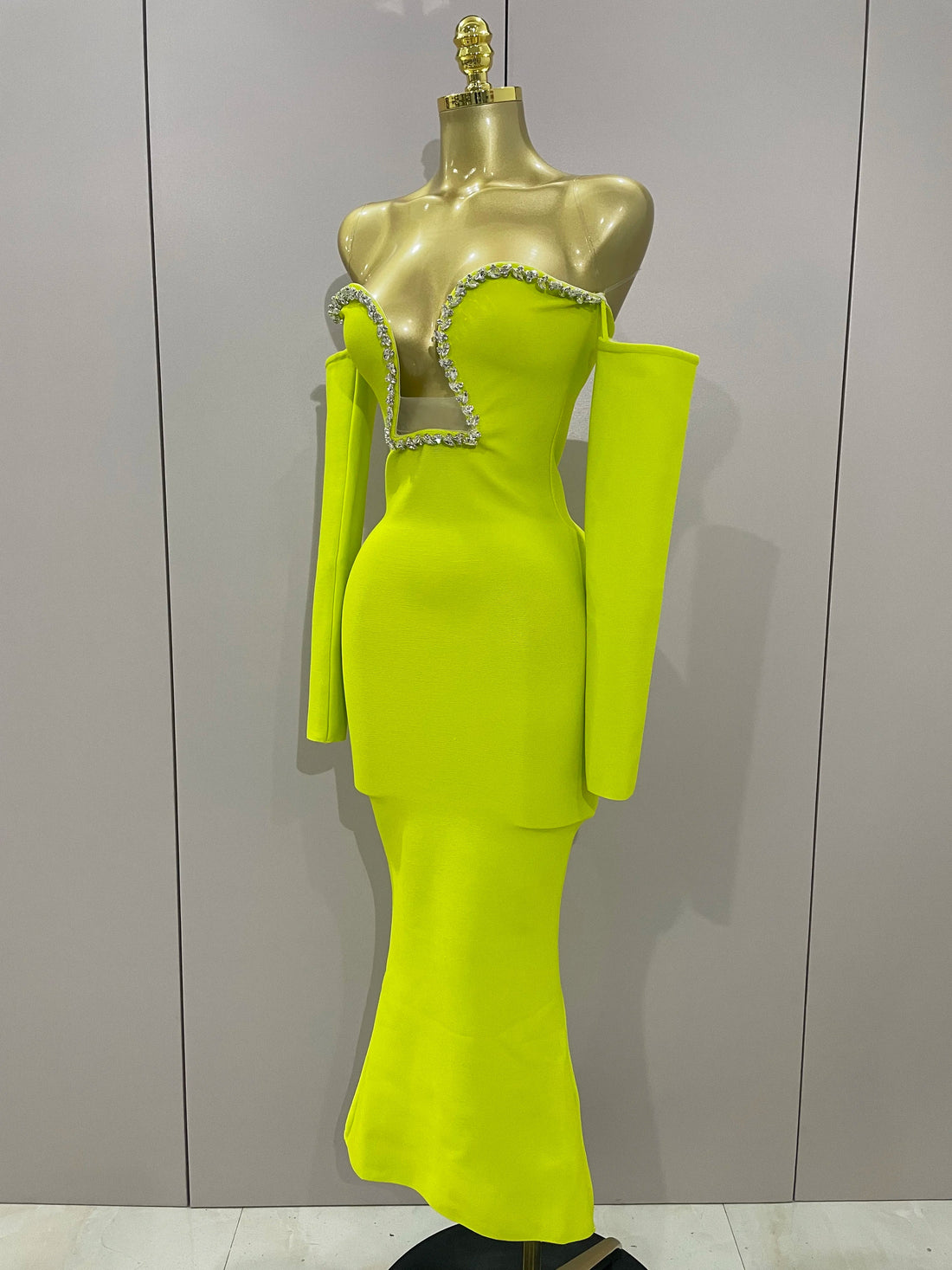 Sexy Off Shoulder Luxury Diamonds Long Bodycon Bandage Dress Women Celebrity Elegant Prom Gown Birthday Club Cocktail Dress Fluorescent Green