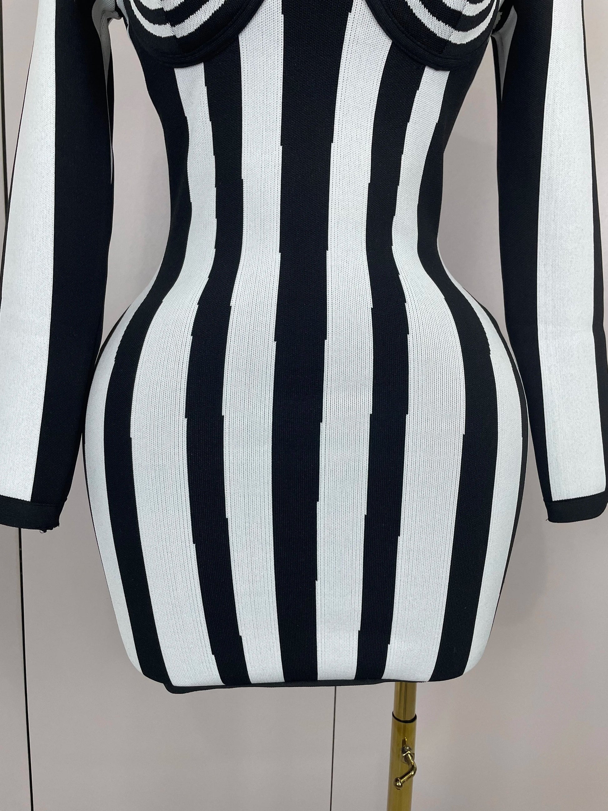Luxury Sexy Long Sleeve Stripe Black White Mini Bandage Dress Women Knitted Celebrity Elegant Evening Club Birthday Dresses
