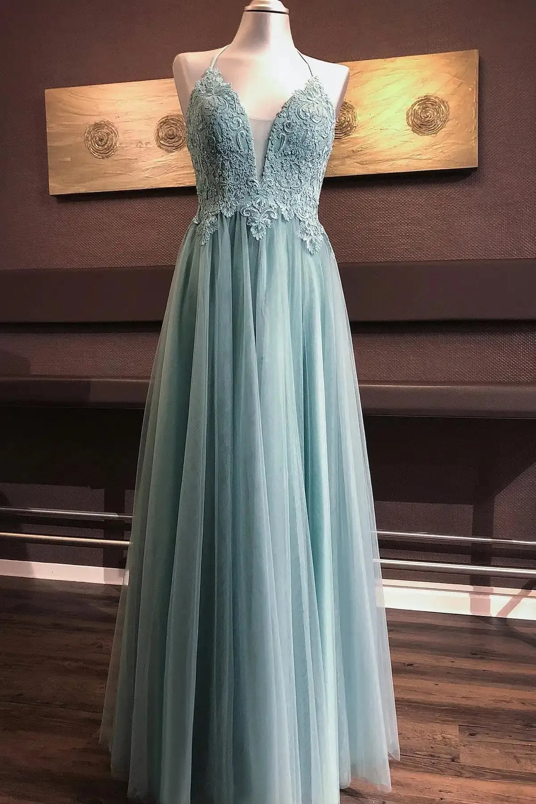 Elegant Long Prom Dresses Lace Applique V Neckline Green Spaghetti Strap Tulle Sleeveless Formal Party Evening Gowns Blue
