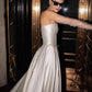 Gaun pengantin A-line yang elegan strapless lengan menanam gaun pengantin wanita untuk wanita tombol menyapu kereta gaun pengantin murah hati