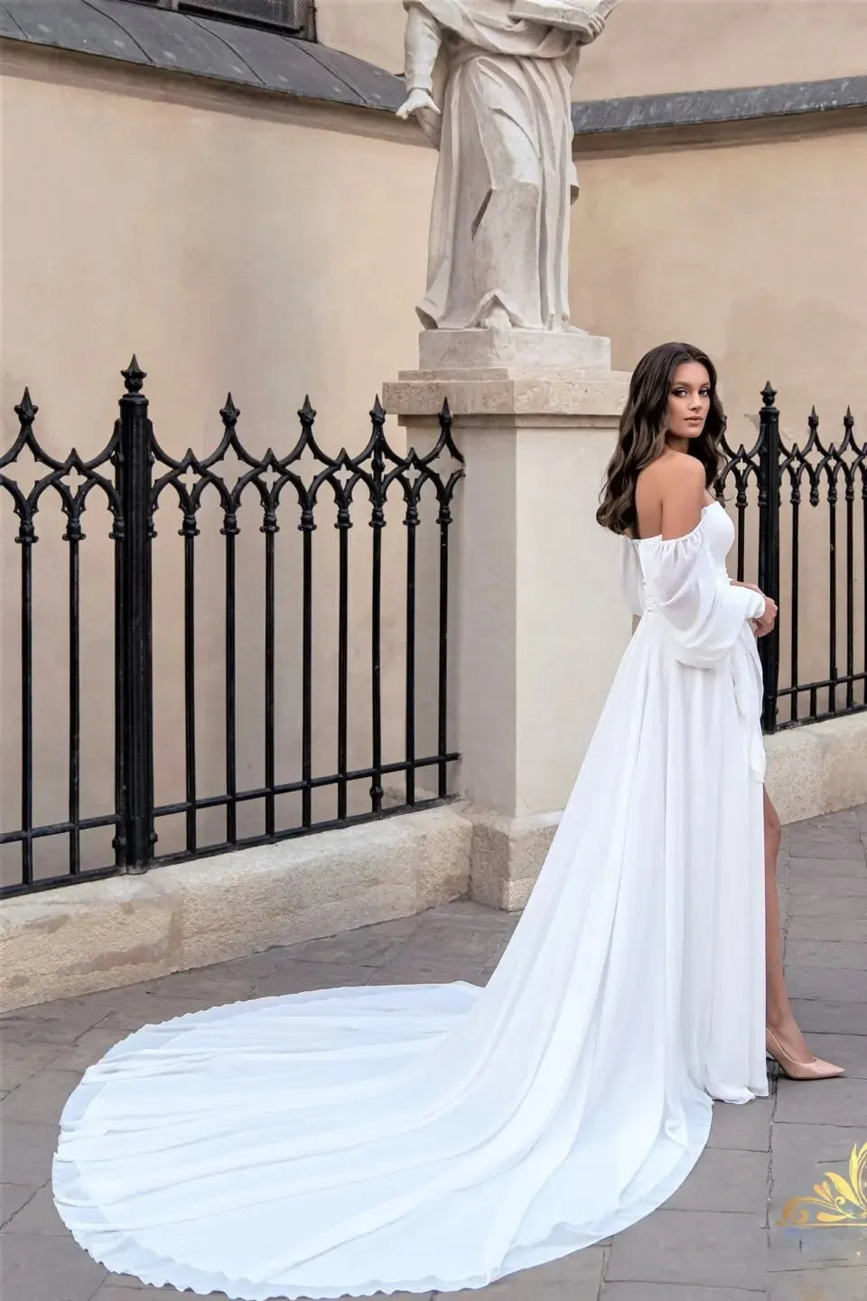 Beach Long Puff Sleeves V-neck Chiffon Wedding Dresses Side Slit Sweep Train 26w