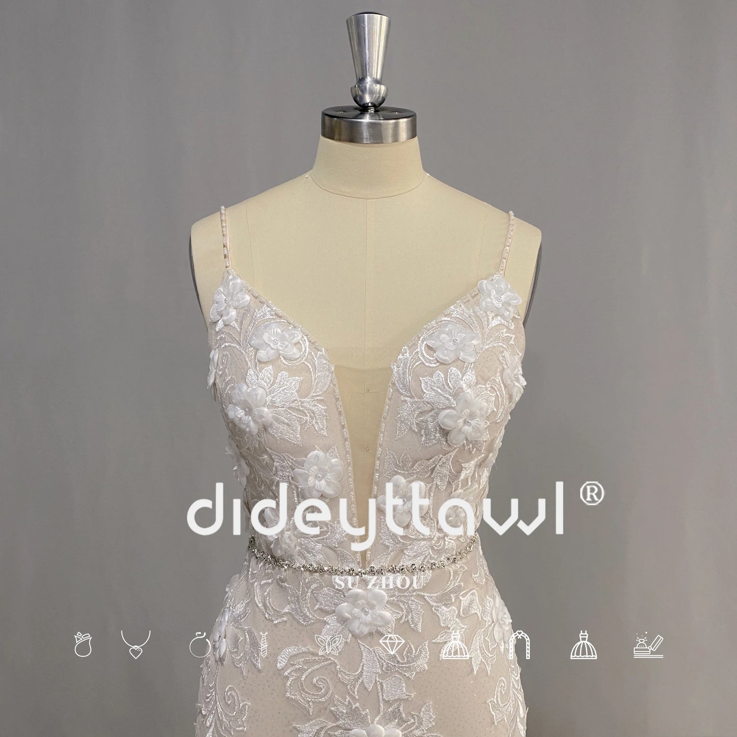 3D الزهور بلا أكمام مثير فستان الزفاف حورية البحر السباغيتي الأشرطة العميق الخامس الرقبة ثوب الزفاف عارية الذراعين