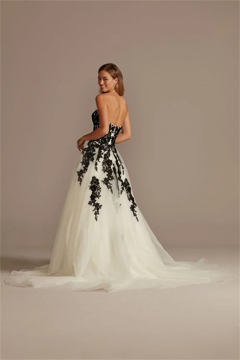 Black Lace Appliques Prom Dresses Strapless A-line vestidos de noche Elegant Sleeveless Lace-up Back Formal Evening