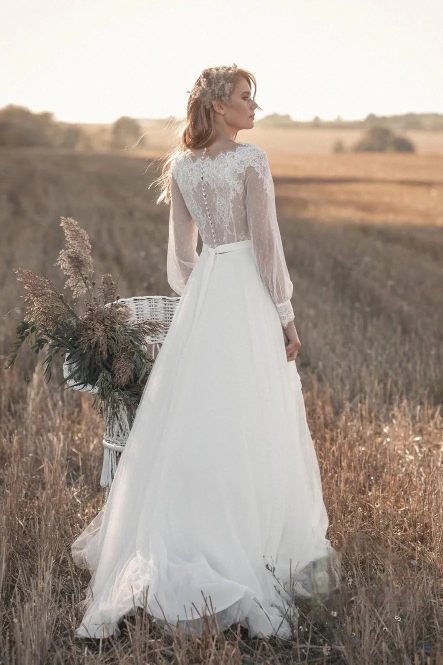 Vintage Wedding Dress Lace Scoop Neck Lengan Panjang Talian Tulle Bride Dress Button Back Sweep Train Robe De Mariee Customiz