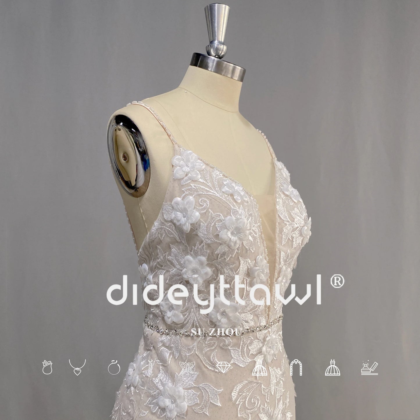 Vestido de novia de sirena sexy sin mangas con flores en 3D, vestido de novia sin espalda con escote en V profundo y tirantes finos 