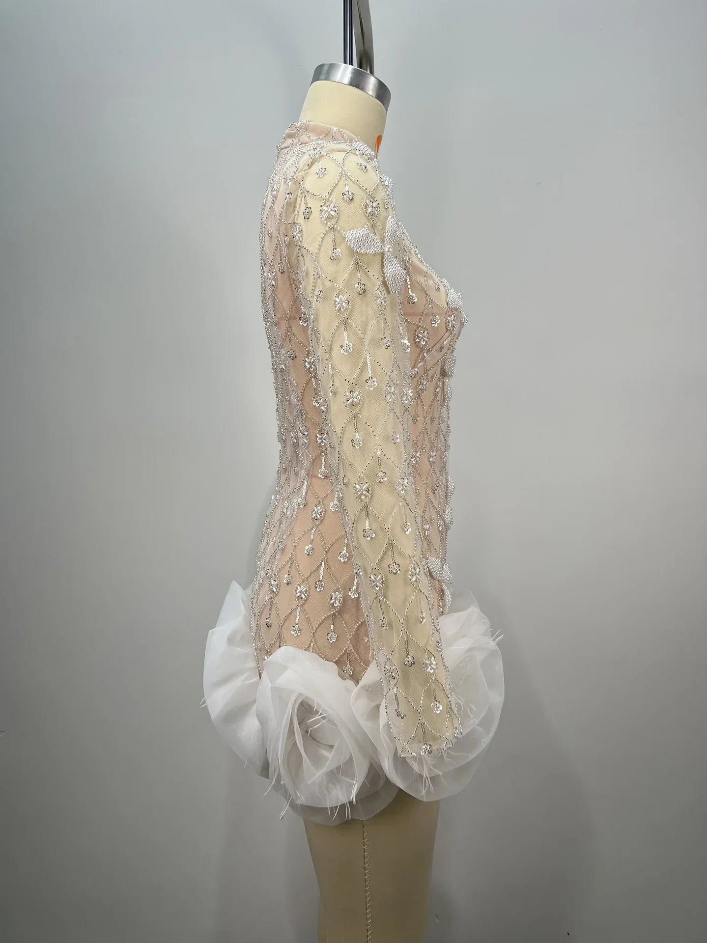 Luxury Exquisite Beading White Flowers Sexy See Through Mini Evening Dress Woman Birthday Party Dress Performances Costume