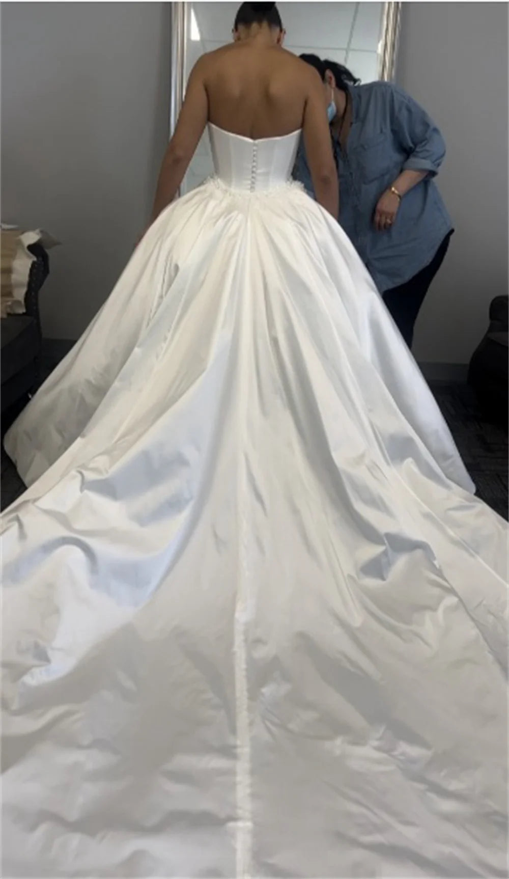 White Prom Dresses Mermaid Satin فساتين السهرة Elegant Sleeveless Heart Shaped Neck Long Detached Train Wedding Dress