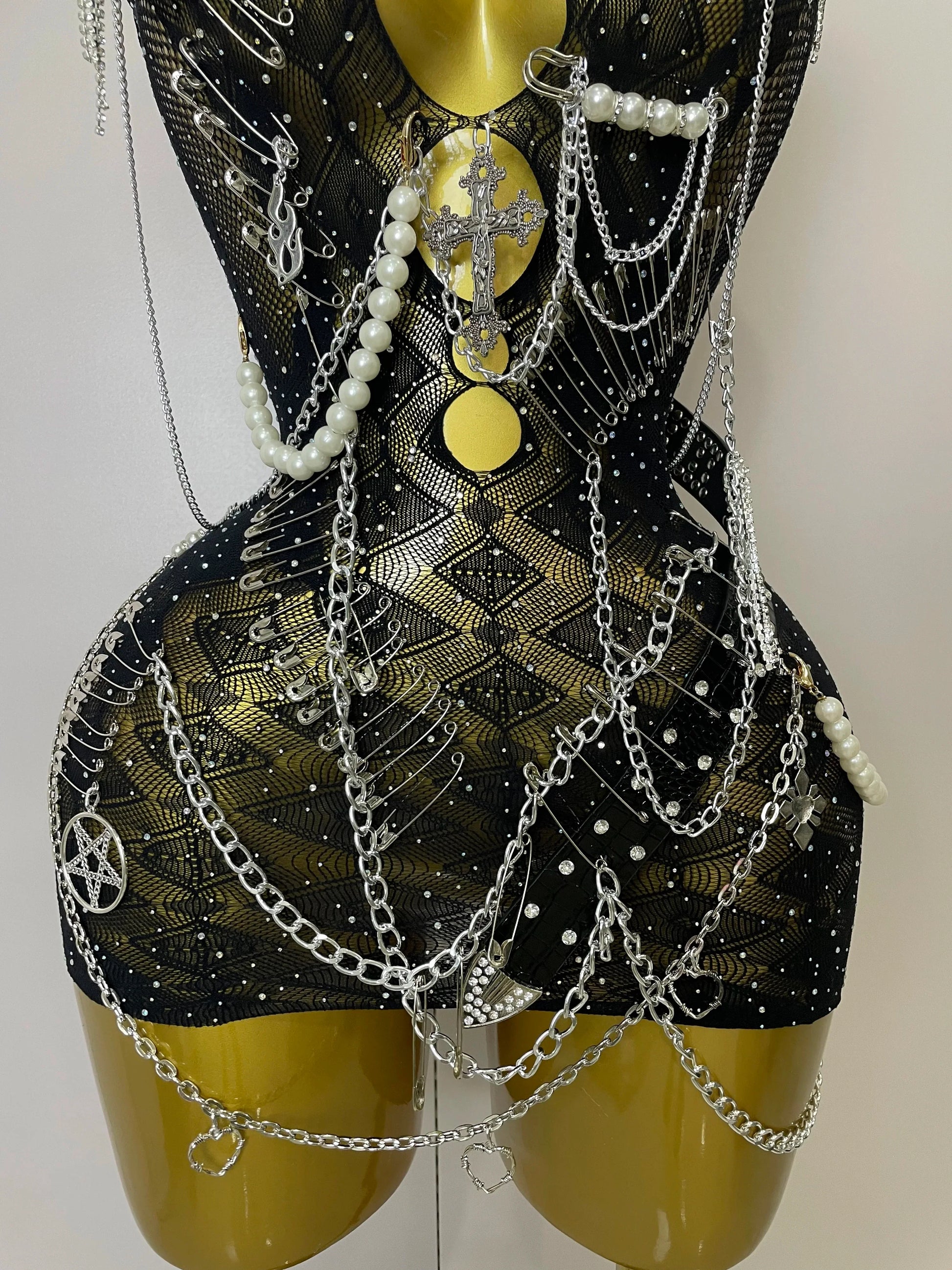 Sexy Fashion Pin Decoration Fringe Beading Short Party Dress Women Hollow Out Nightclub Performance Singer Costume