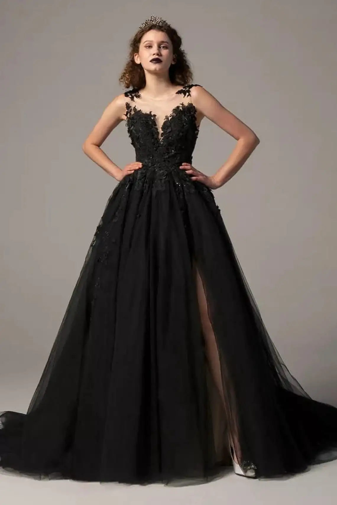 Vestidos de Noche negros, Apliques de encaje, Goethe, cuello transparente, sin mangas, línea A, abertura frontal, fiesta Formal, vestidos de graduación para mujer, hechos a medida