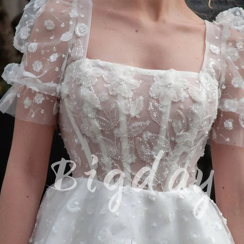 Robe De mariée courte élégante en dentelle blanche, dos ouvert, col carré, manches courtes bouffantes, en Tulle
