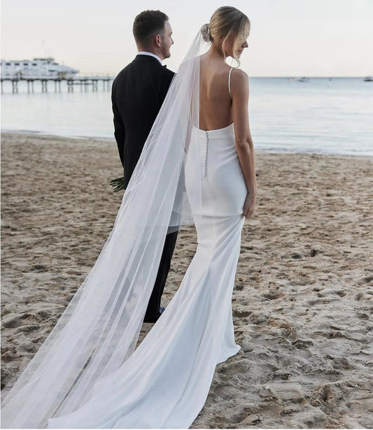 Pakaian perkahwinan pantai mudah satin spaghetti tali duyung gaun pengantin panjang ekor jubah de mariee tanpa lengan tanpa lengan yang menawan