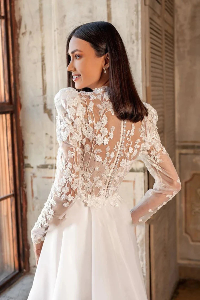 Beautiful Luxury Bohemian High Fork Wedding Dresses A-Line High Neck Lace Tulle Beach Bridal Gown Long Sleeves Sweep Train New