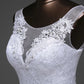 Weiße Spitze Meerjungfrau nachfolgend Braut Hochzeitskleid Elegante Luxuskristall sexy Rückenfreie Abends Sommerkleider für Frauen