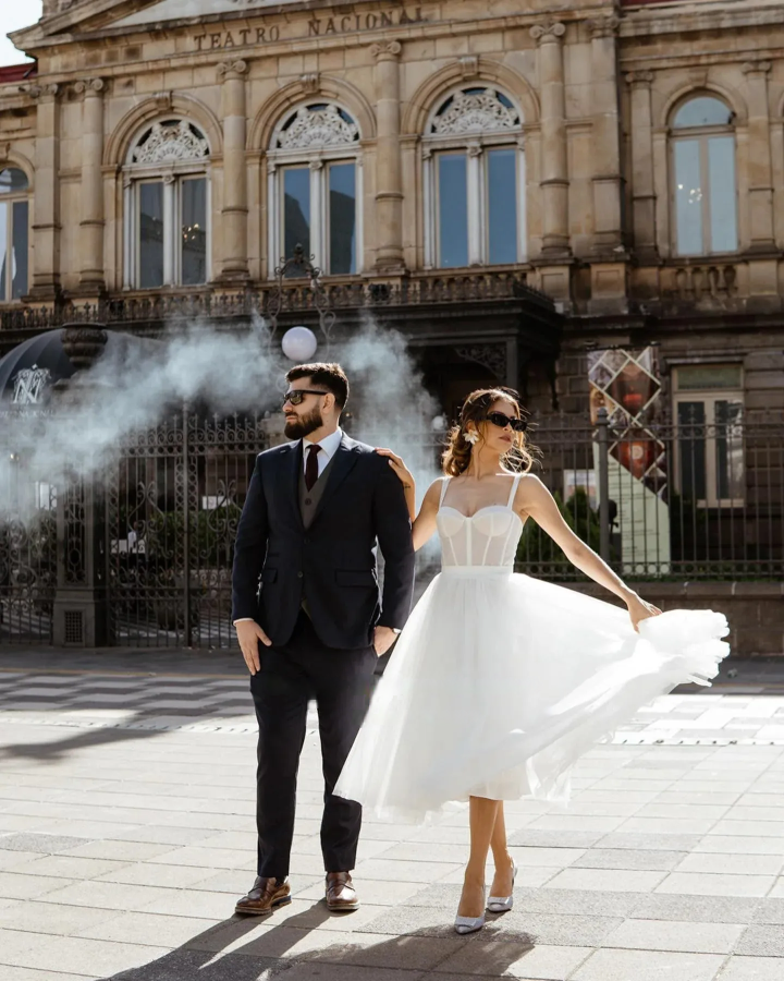 Robes de mariée courtes chérie modernes bretelles Spaghetti Bustier longueur thé a-ligne Tulle Midi robes de mariée civiles