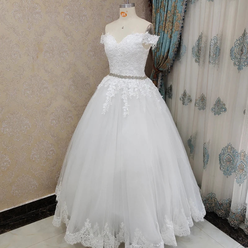 9183 Off Shoulder sulaman yang menawan kekasih putih gaun pengantin putih adat saiz saiz bola gaun pengantin