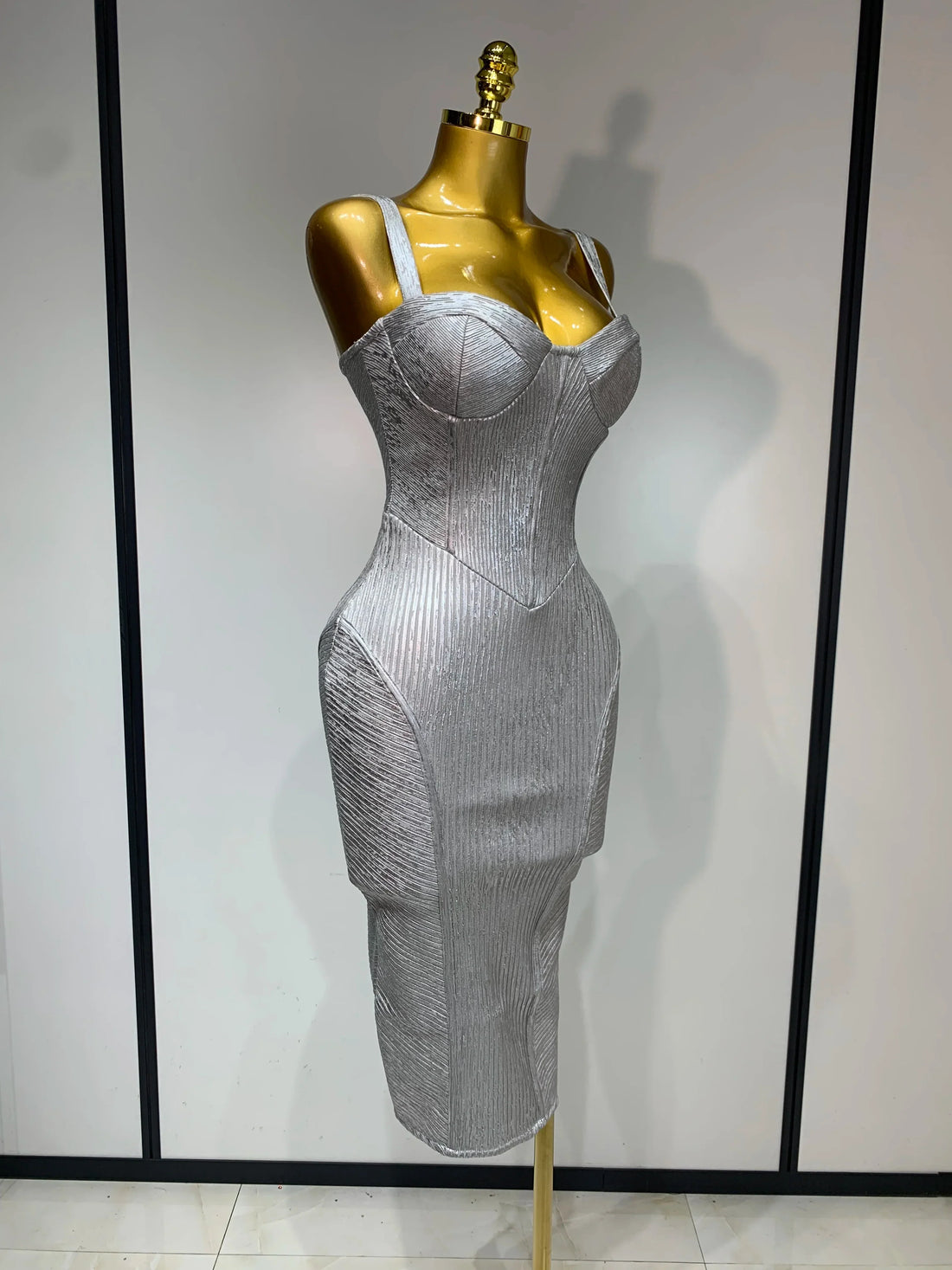 Women Sleeveless Sexy Silver V Neck Bodycon Midi Bandage Dress Celebrate Nightclub Party Birthday Dress Wedding Guest Dress Silver