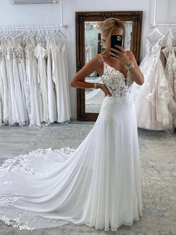 Lace Boho Wedding Dresses V Neck Spaghetti Straps A Line Bride Dresses Floor Length Chiffon Wedding Gowns Ivory 26w