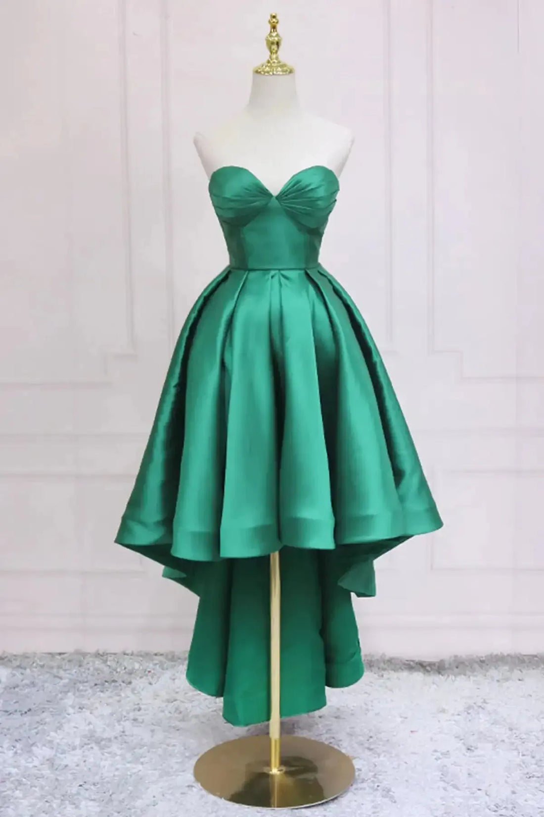 Green Short Front Long Back Prom Dresses Satin Strapless Sweetheart A Line Pleats Formal Party Evening Gowns Simple Evening Gown