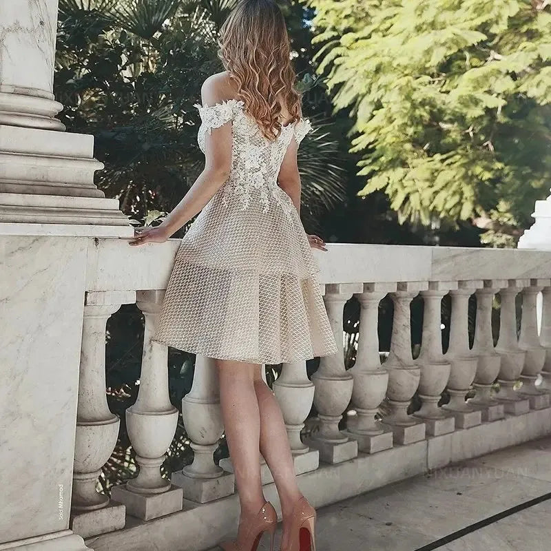 Sexy Short Wedding Dress Champagne Appliqued Lace Off The Shoulder Bride Dresses Knee Length Backless Wedding Gowns 14w