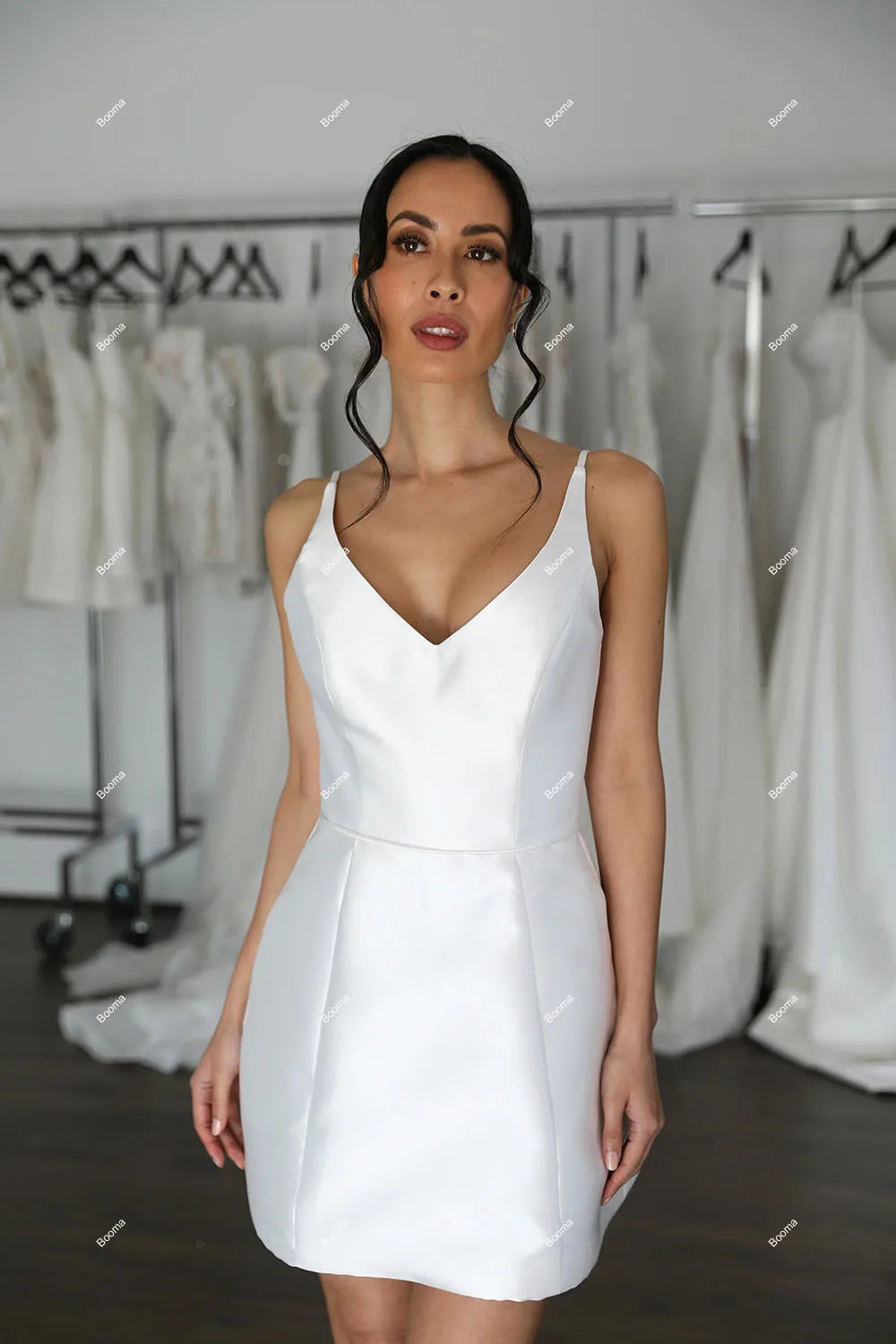 Gaun pesta pengantin mini a-line untuk wanita v leher tanpa lengan pakaian perkahwinan pendek sederhana dengan gaun koktel pocktes