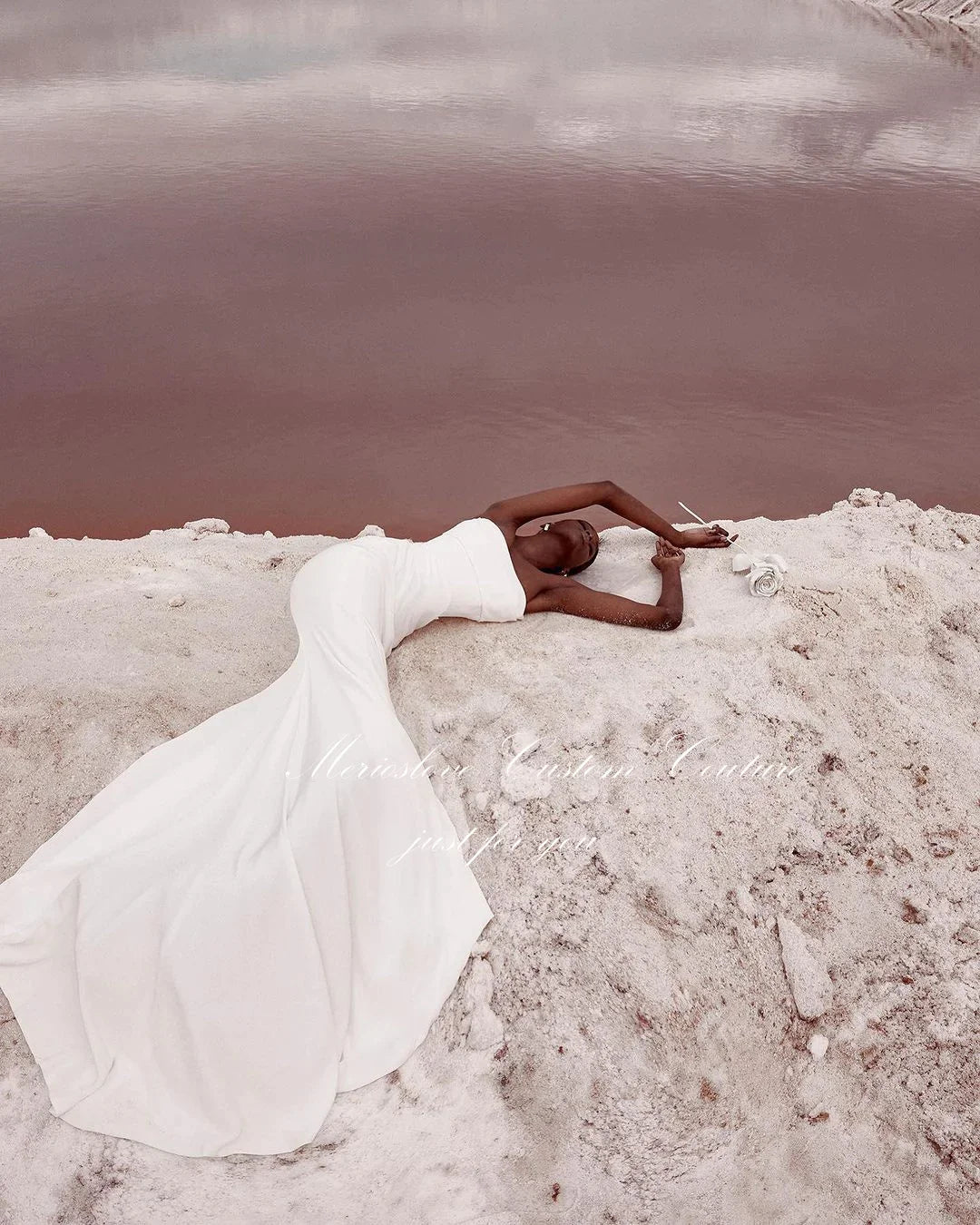 Einfache Meerjungfrau Brautkleider trägerloser ärmellose Strandkleid minimalistische Brautkleider