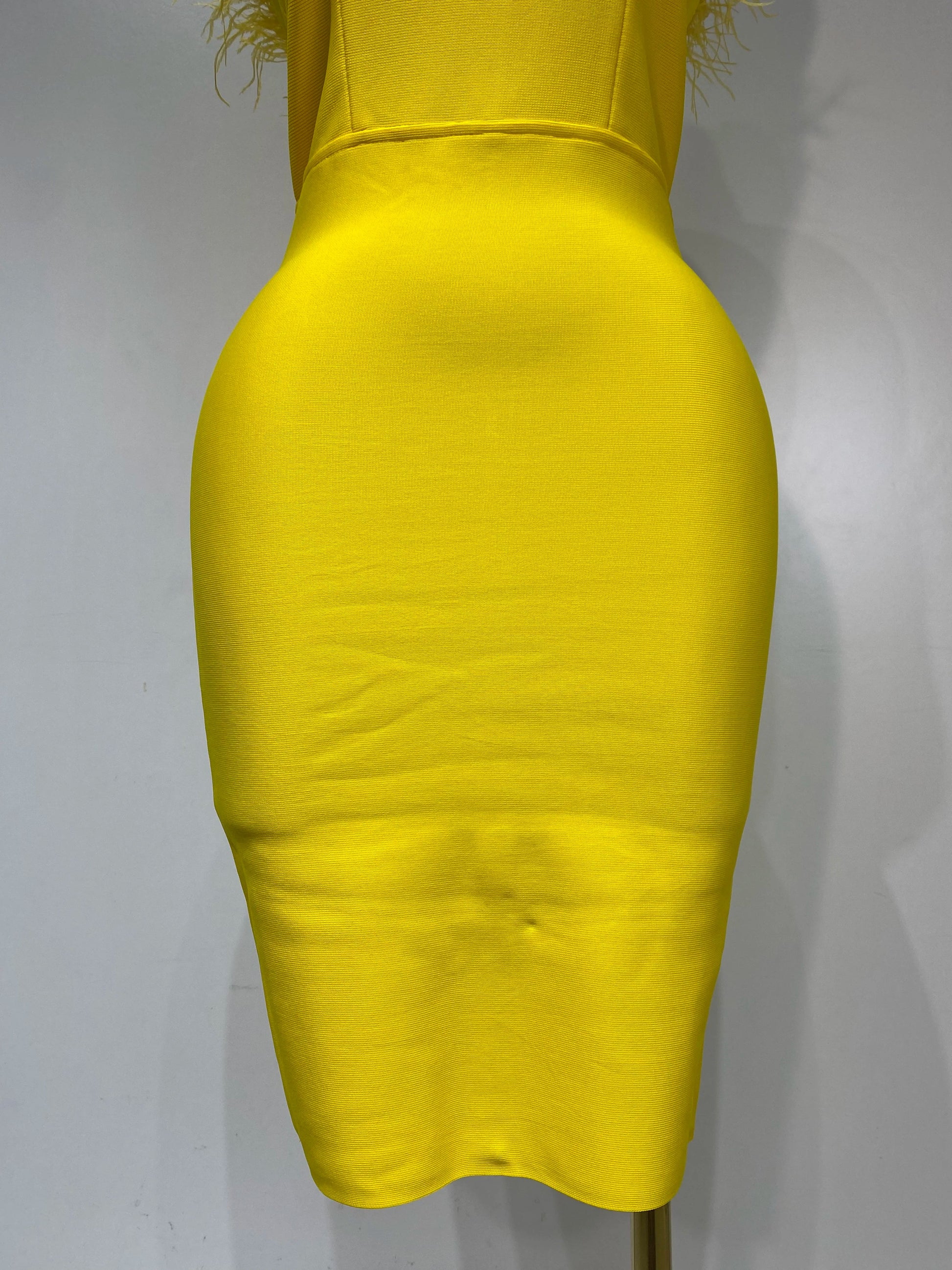 Women Sexy Backless Yellow Bodycon Bandage Dress Strapless Celebirty Elegant Feather Dresses Luxury Birthday Club Party Outfit