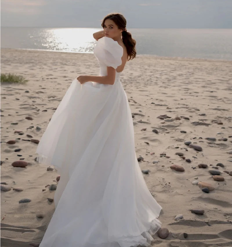 Vestido de noiva simples de pescoço de sonho para mulheres mangas curtas de puff um trem de linha de varredura elegante vestido de noiva