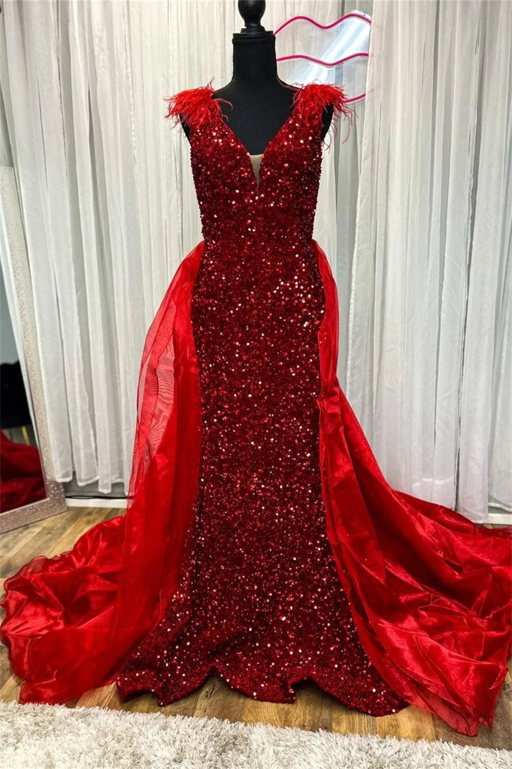 Wine Red Prom Dresses Shiny Sequins V-neck vestidos de noche Elegant Sleeveless Detachable Long Train Formal Evening