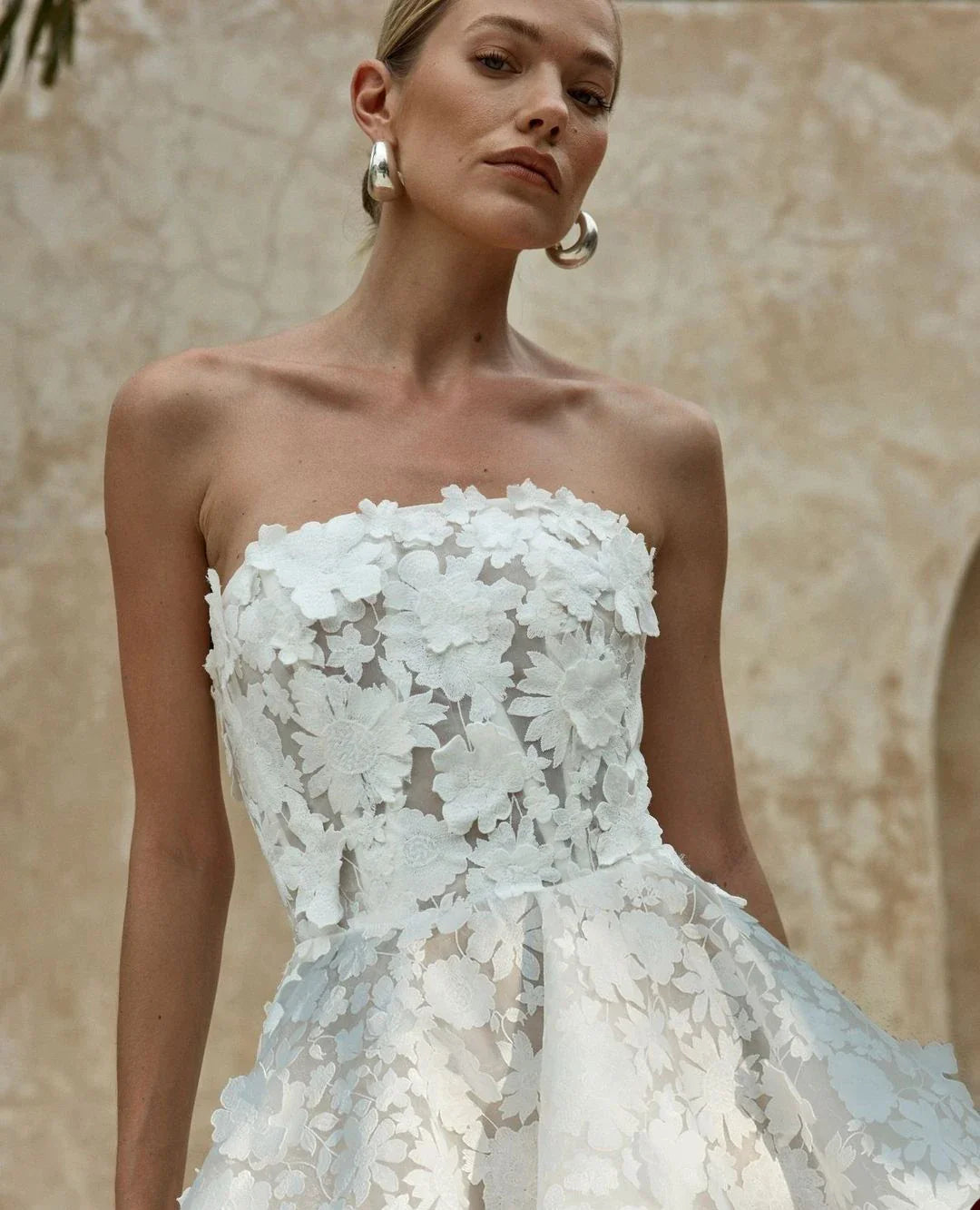 Beach Sleeveless Mini Length Short Wedding Party Dress Strapless Lace Appliques A Line Simple Bridal Gown Robe De Mariee