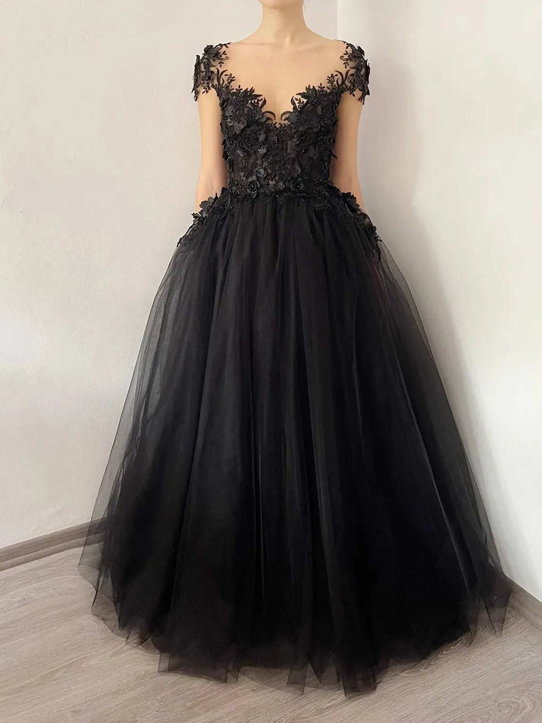 Beaded Evening Dress Black Sheer Neck Ball Gown Tulle Lace Applique Floral Formal Party Prom Gowns Women Long Floor Length