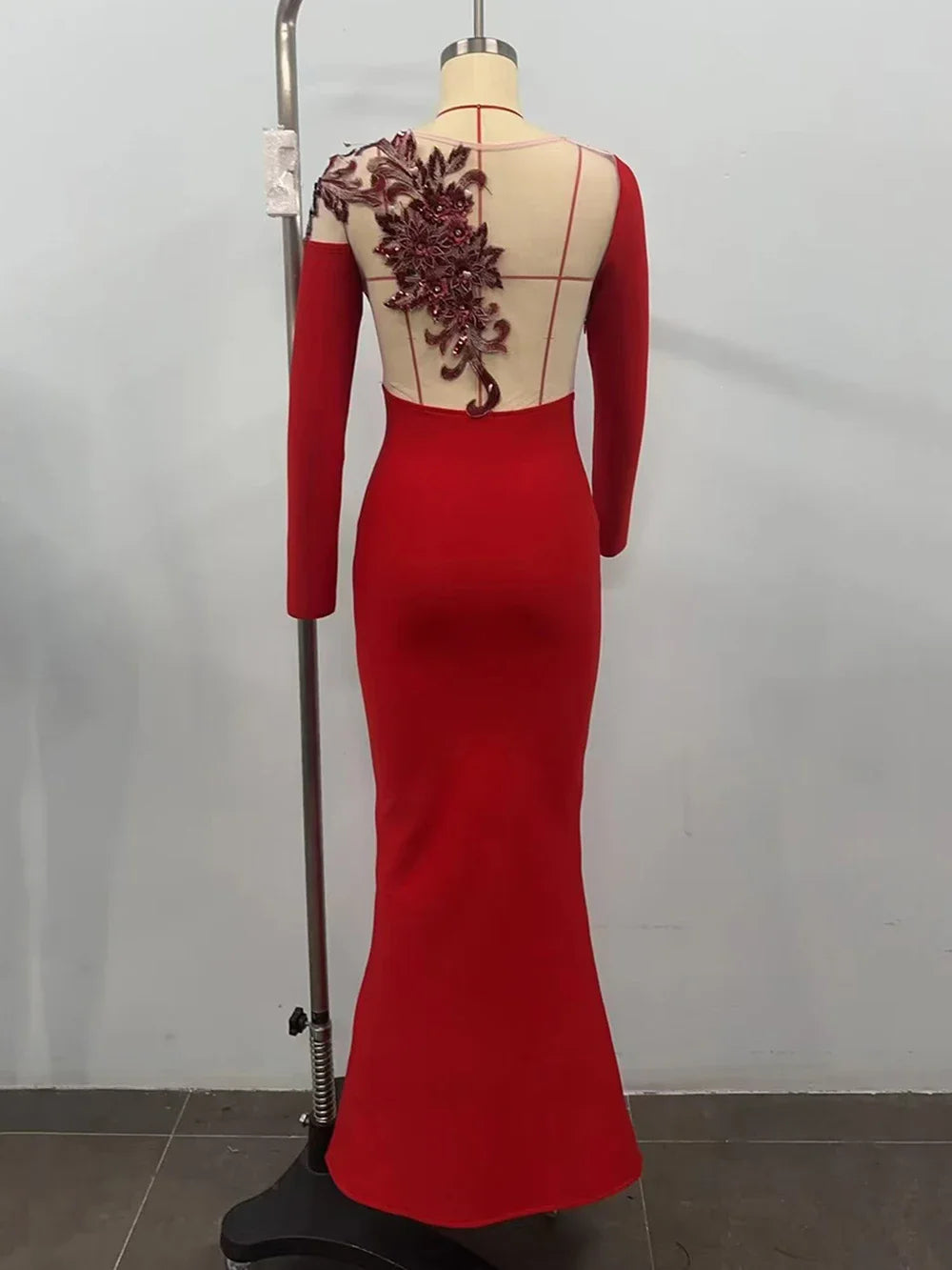 Sexy Women Christmas Dress O-neck Long Sleeve Gauntlet Heavy duty sequin Flower Design Bodycon Backless Long Dress Vestidos