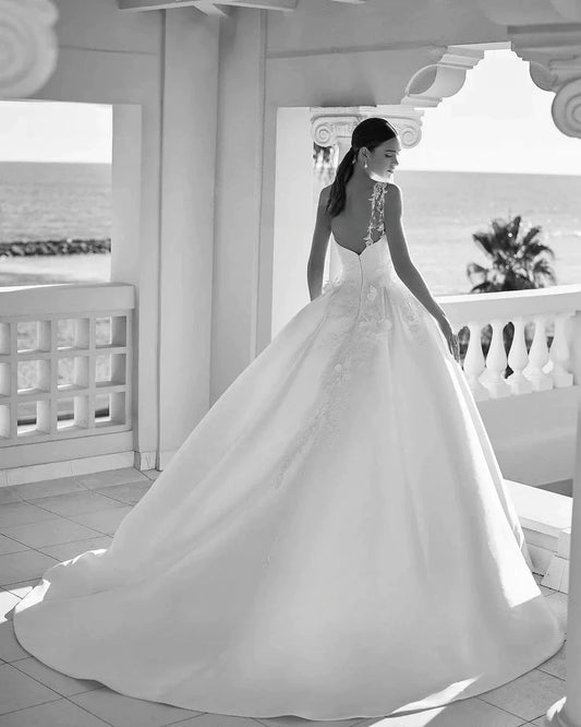 Vestido de noiva cetim, vestido de bola sem costas com zíper vestido de noiva Aplique um ombro para mulheres personalizadas para medir para medir