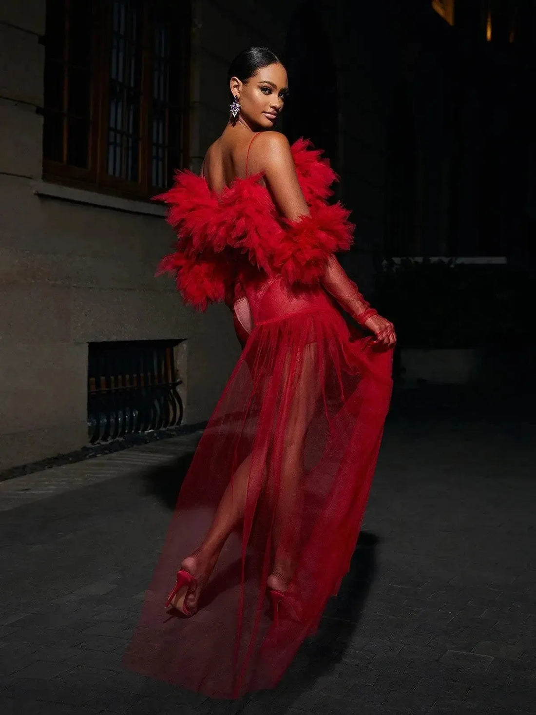 Sexy See Thru Red Prom Dresses with Sleeve Gloves Mini length Ruffled Tulle Night Club Party Dress Spaghetti Chic Cocktail Dress Red