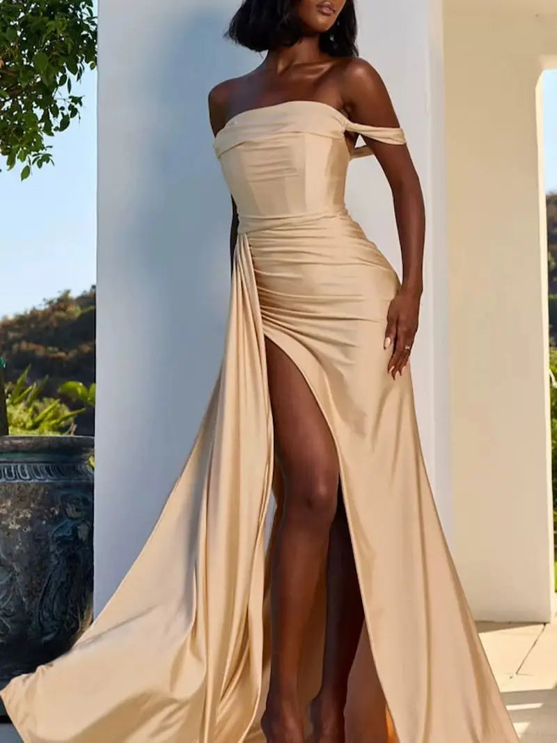 Off the Shoulder Bridesmaid Dresses Satin Strapless Mermaid Split Sweep Train Pleated Wedding Party Dresses Customized 20