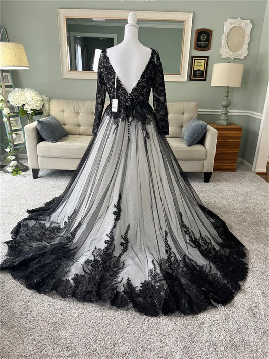 Gothic Black Ball Gown Wedding Dress Long Sleeve V-neck Bride Gown Vestidos De Novia Black And White Robe De Mariée