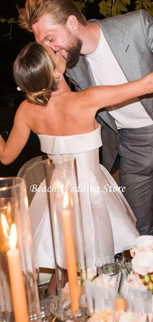 فستان زفاف أبيض أنيق بدون حمالات للنساء بدون ظهر على شكل حرف A بسيط قصير فوق الركبة فستان زفاف صغير رداء De Mariee