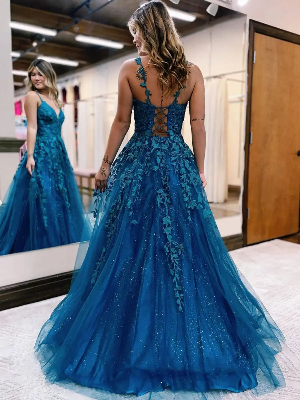 Blue Evening Dresses Lace Applique with Glitters Tulle V-neck Spaghetti Strap A Line Corset Back Formal Party Prom Gowns