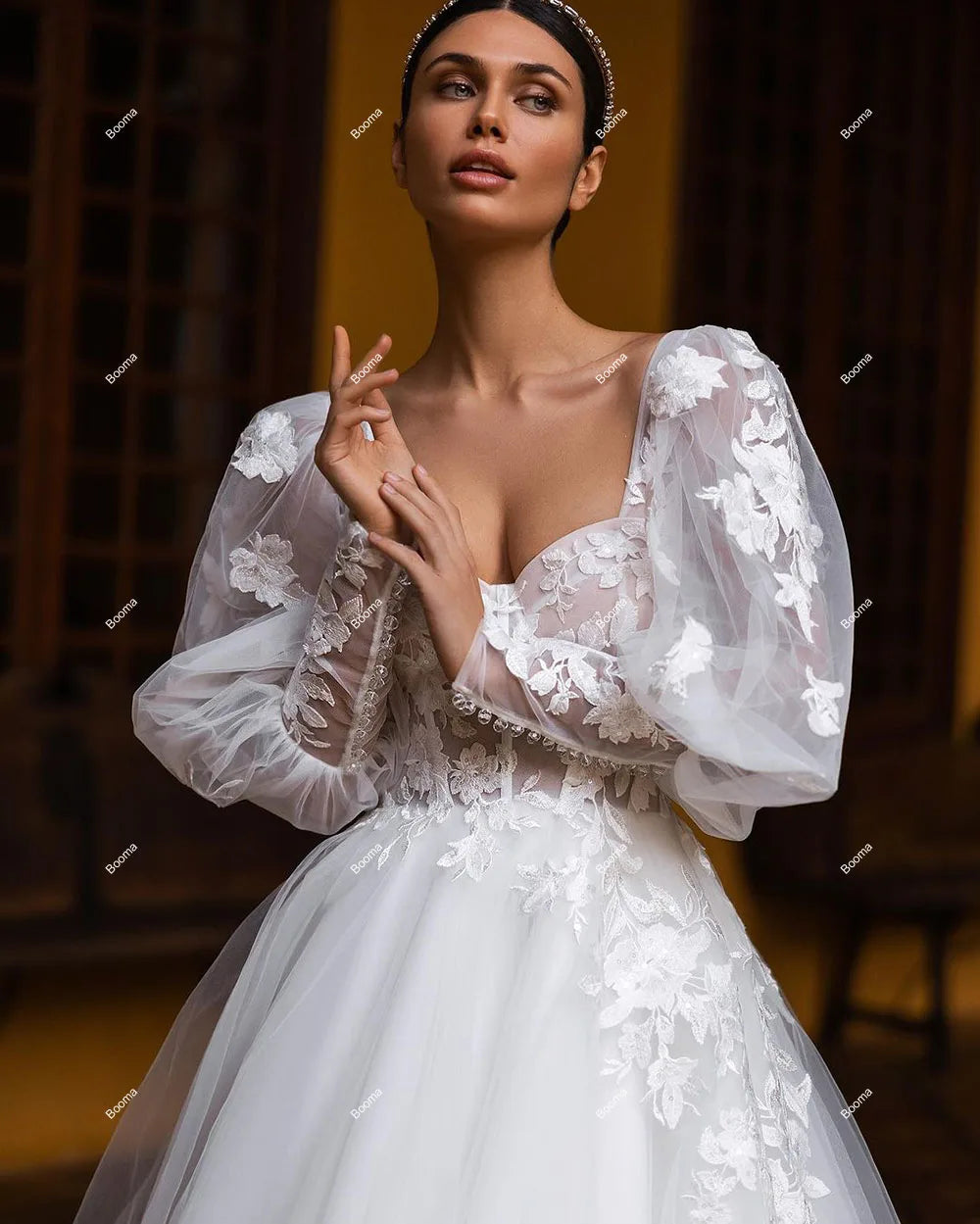 A-Line Elegant Wedding Dresses Sweetheart Long Puff Sleeves Appliques Brides Gowns Sweep Train Bridals Party Dresses