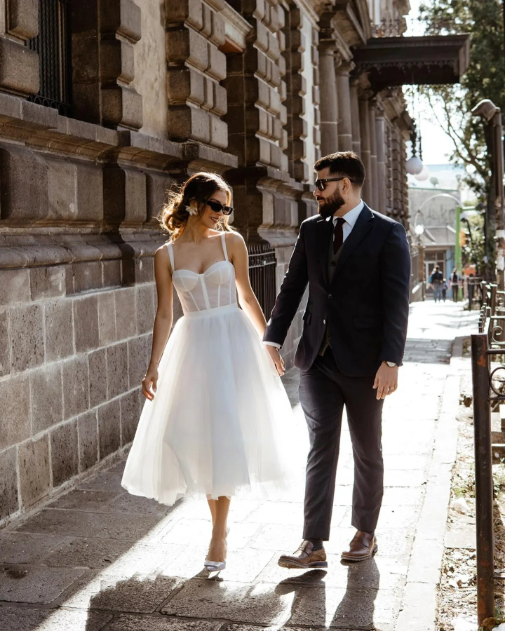 Modern Sweetheart Short Wedding Dresses Spaghetti Straps Bustier Tea-Length A-Line Tulle Midi Civil Bridal Gowns