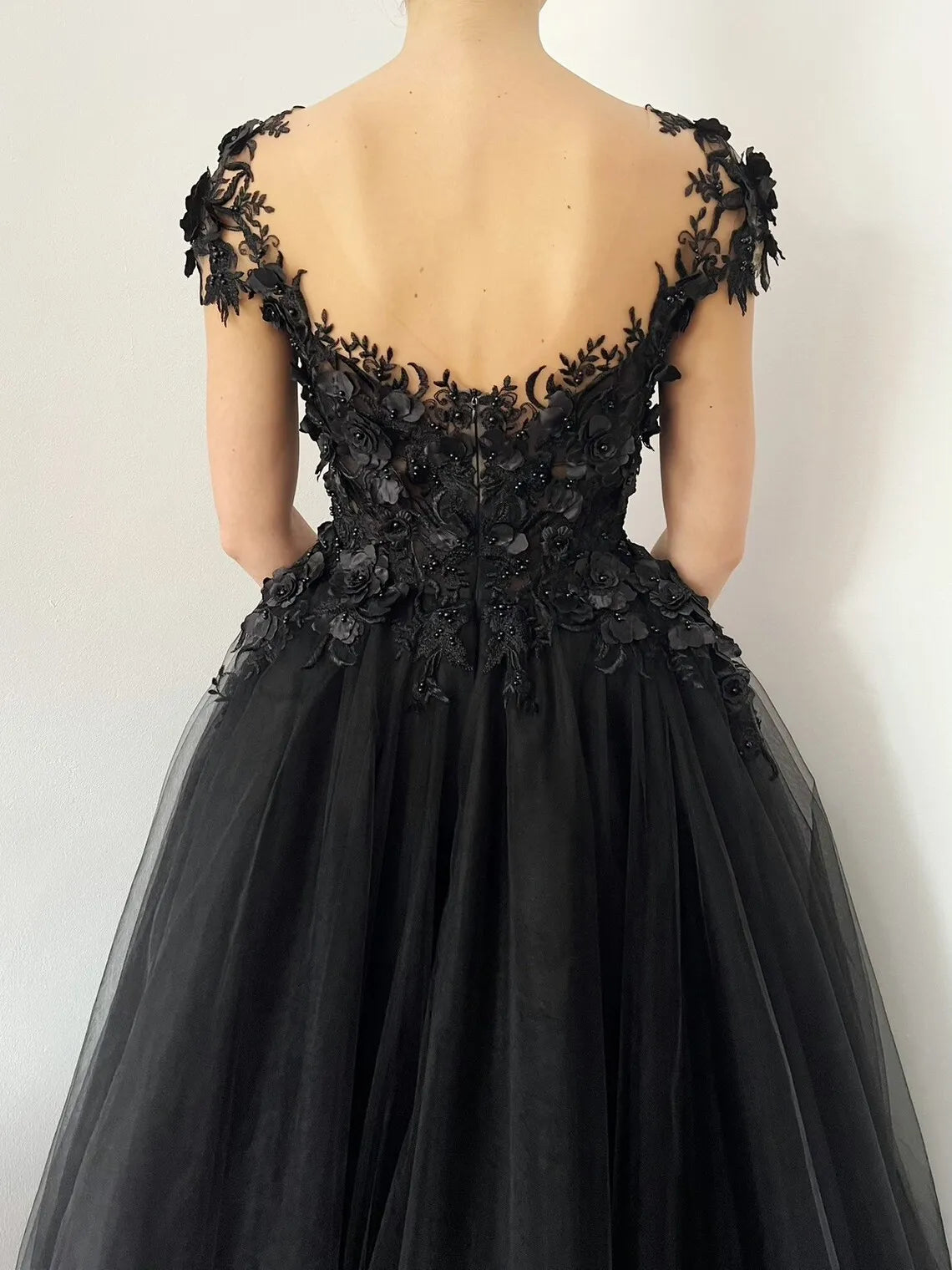Beaded Evening Dress Black Sheer Neck Ball Gown Tulle Lace Applique Floral Formal Party Prom Gowns Women Long Floor Length
