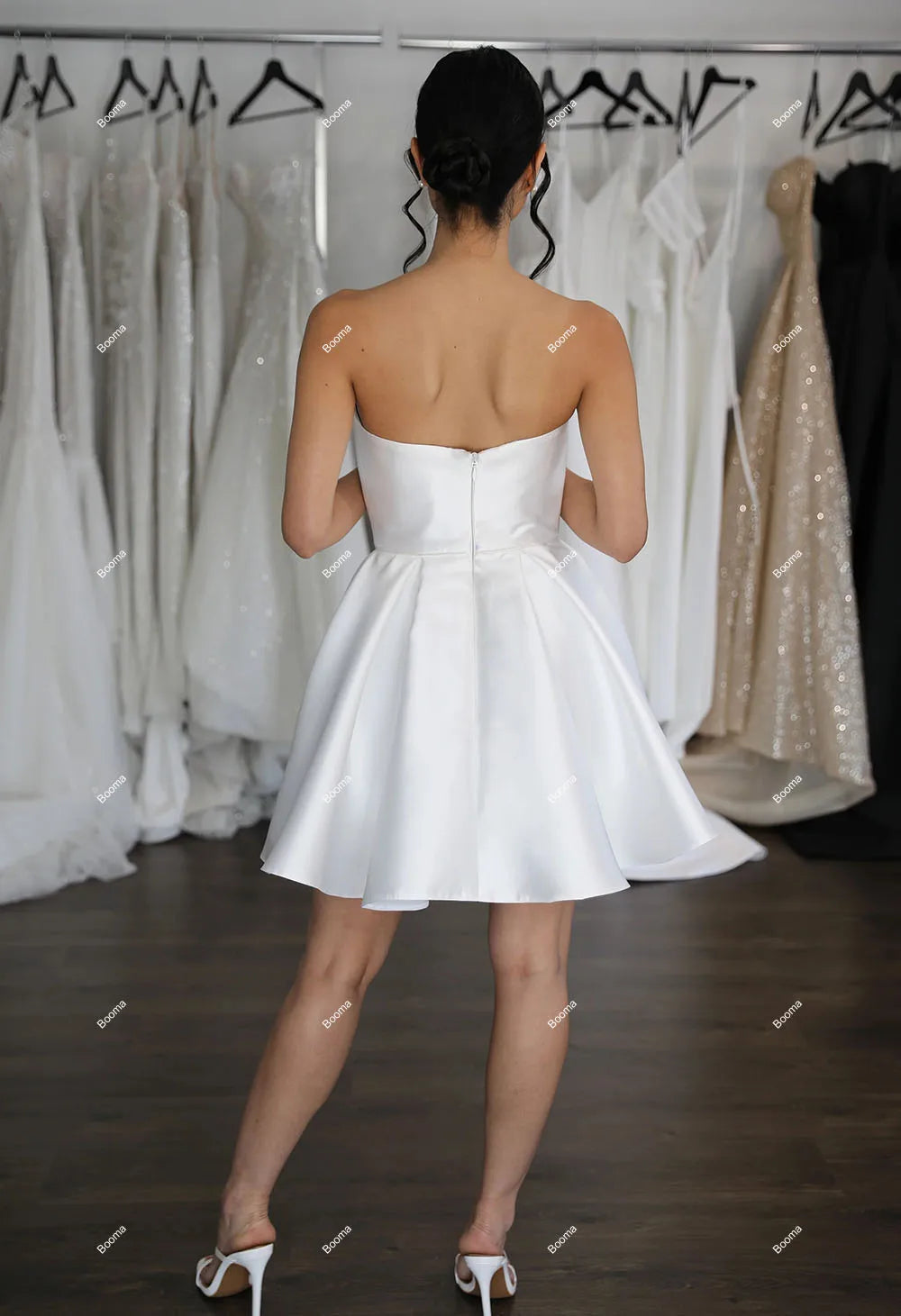 Einfache A-Linie kurze Brautkleider trägerloser Bräute Partykleid für Frauen über Knie-Promkleidern mit Taschencocktailkleid