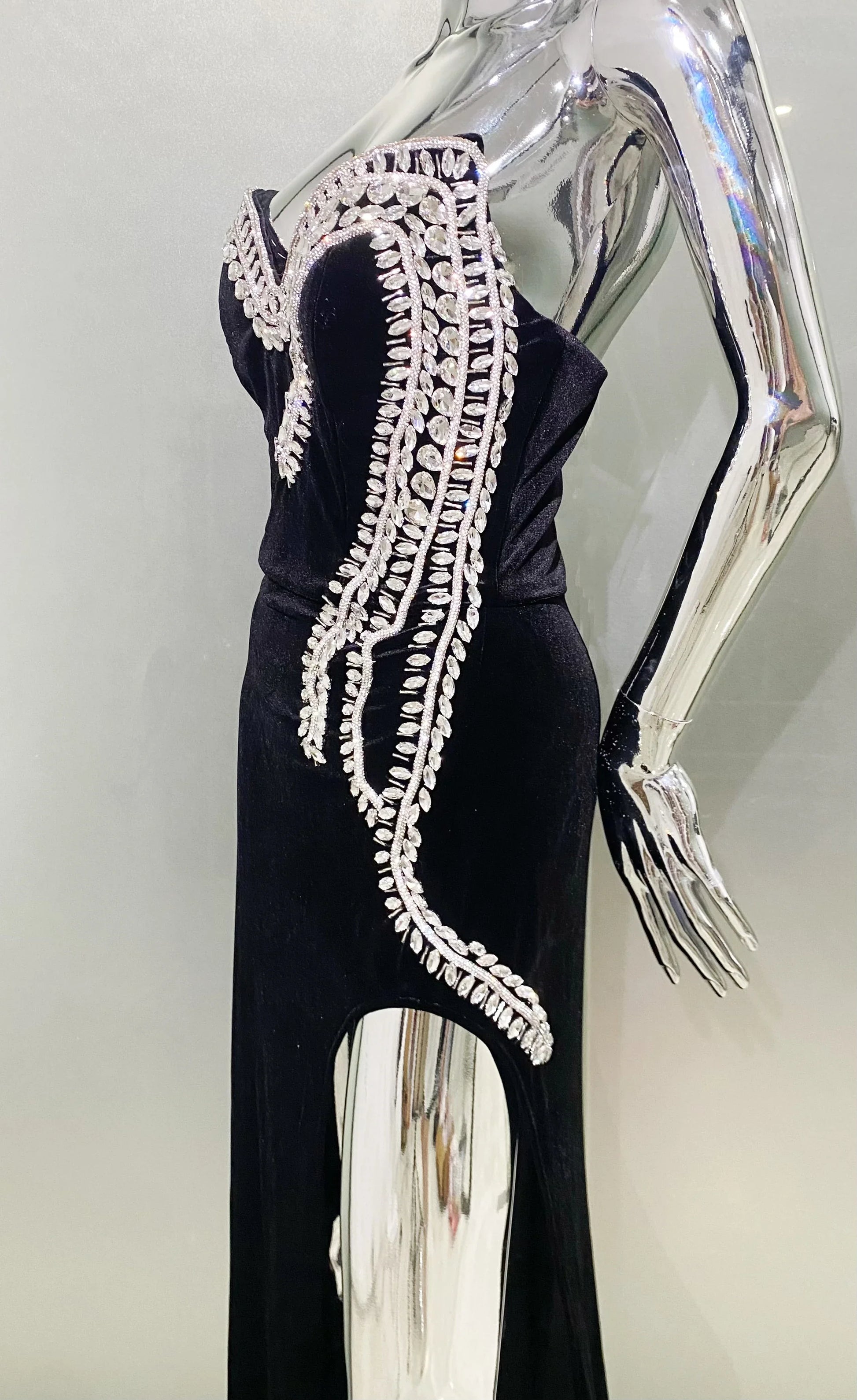 Luxury Stereoscopic Rhinestone Design HIgh Slit Strapless Floor Length Dress Graceful Woman Evening Dress Performance Costume