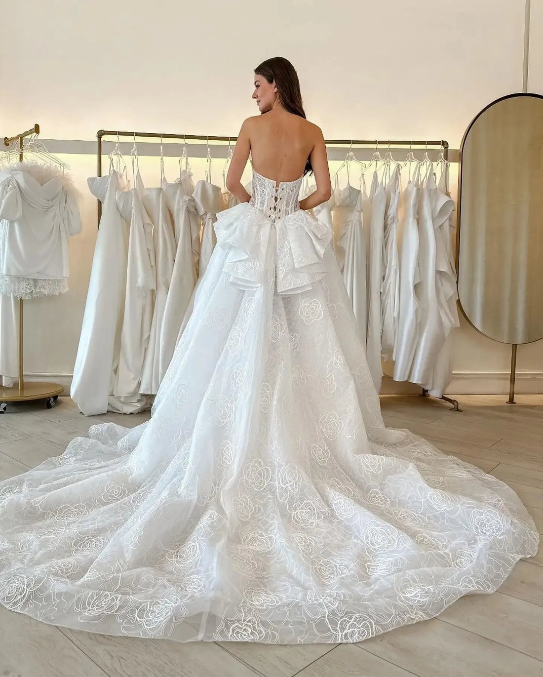 Vintage V-neck Full Lace Applique Princess A Line Wedding Dresses Sweep Train Custom Made Vestido De Noival Ivory