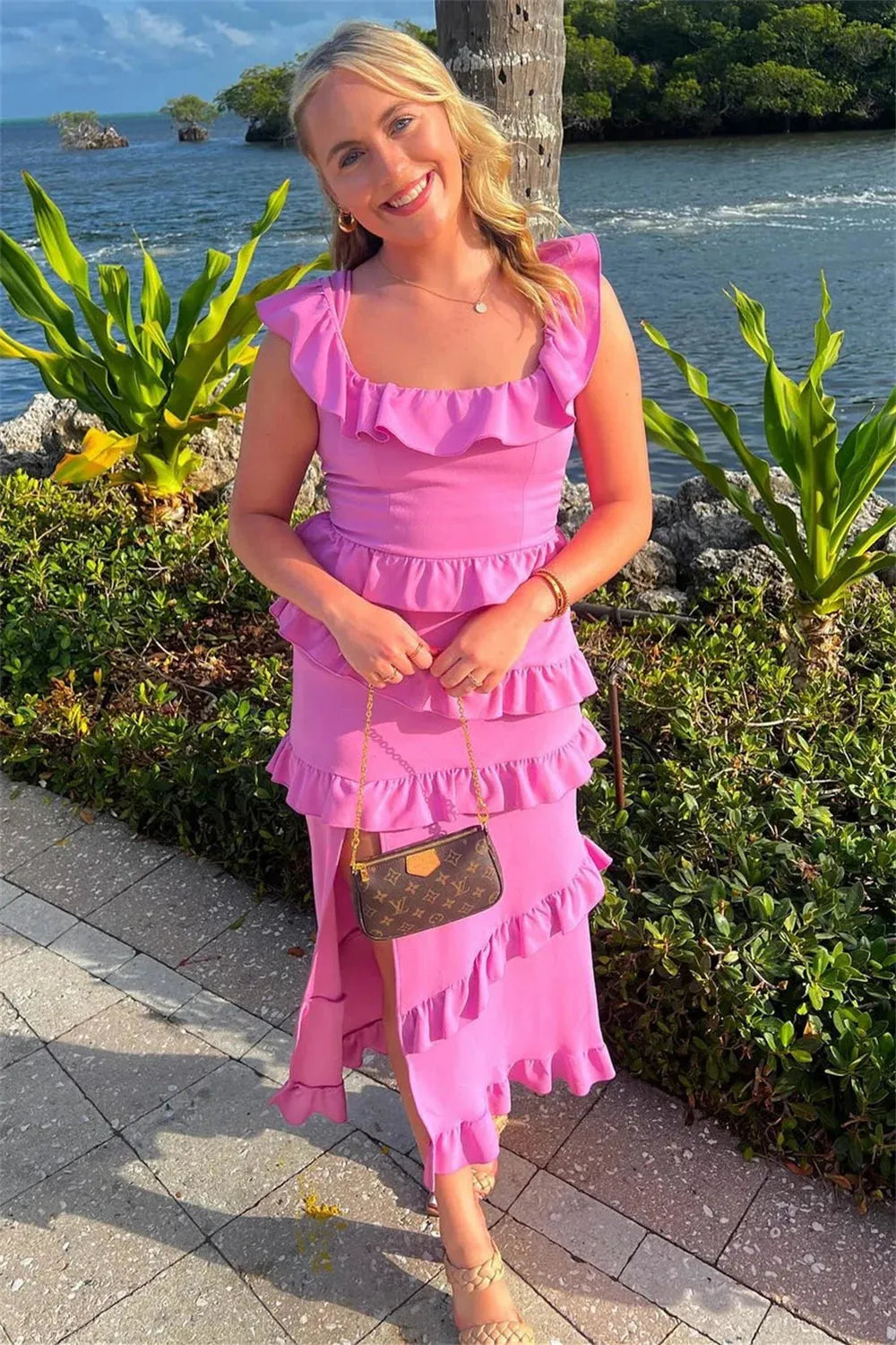 Baby Pink Satin Prom Dresses Edge Curl Tra-length vestidos de noche Elegant Sleeveless Sexy Side Split Formal Evening Pink