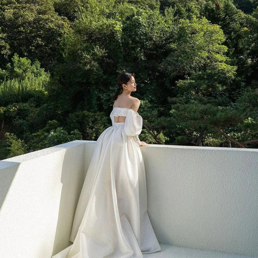 Simple Off Shoulder Korea Wedding Dress Strapless 2PCS A Line Bridal Gown Floor Length Bridal Dresses 웨딩드레스 With Gloves