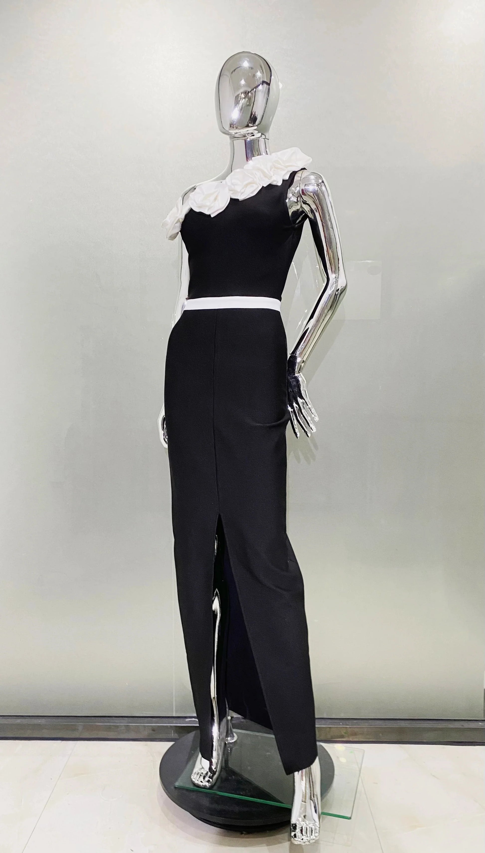 Summer White Flowers One Shoulder Black Ankle Length Bandage Dress Graceful Woman Evening Dress Celebrity Party Outfit