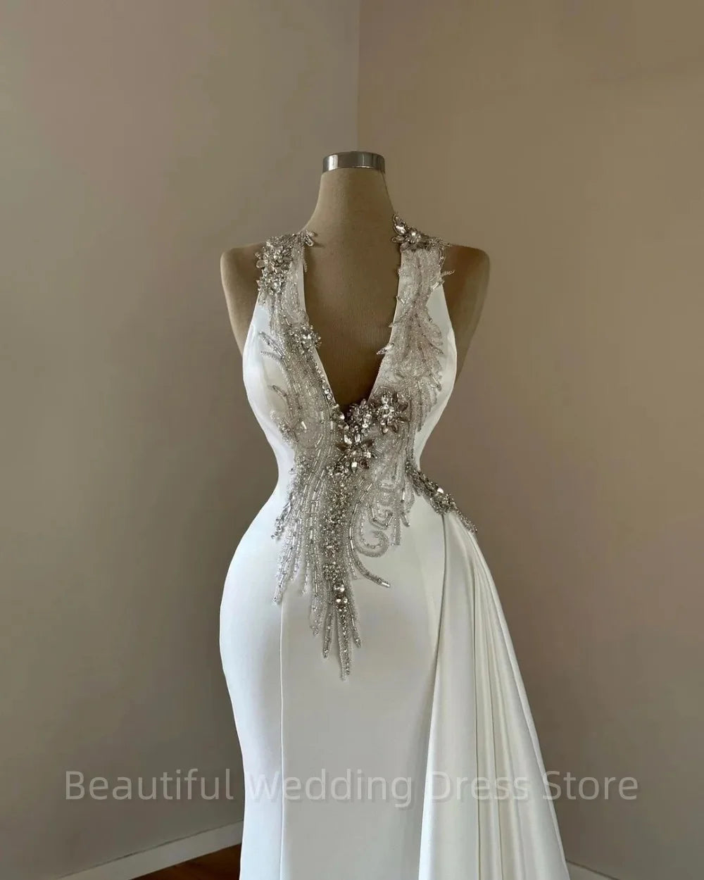 Exquisite V-Ausschnitt Meerjungfrau Brautkleider leuchten Applikationen Perlen ärmellose Falten Satin Reißverschluss Brautkleid Vestidos de Novia